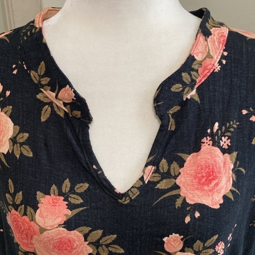 Lularoe Floral Layla Roses Black Pink NWT - Picture 2 of 6